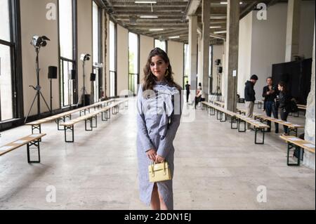 Die französische Schauspielerin Claire Chust posiert vor dem Laufsteg während der Dawei Womenswear Frühjahr/Sommer 2020 Show im Rahmen der Paris Fashion Week in Paris, am 24. September 2019. Foto von Julie Sebadelha/ABACAPRESS.COM Stockfoto