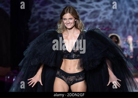 Model Constance Jablonski läuft auf der Piste während der Etam Winter 2019/Summer 2020 Show im Rahmen der Paris Fashion Week in Paris, Frankreich am 24. September 2019. Foto von Aurore Marechal/ABACAPRESS.COM Stockfoto