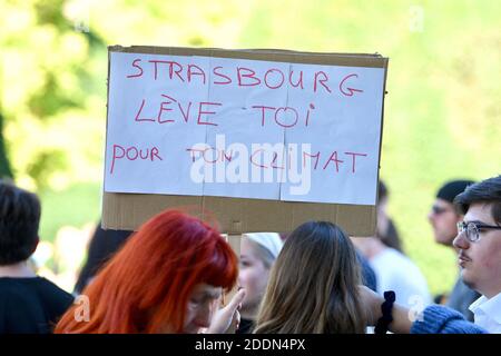 Plakate während des klimamarsches, der am 21. September 2019 in Straßburg, Frankreich, fast 5,000 Menschen zusammenbrachte. Ziel dieser Versammlung ist es, die französische Regierung zu bitten, angesichts des Klimawandels konkrete Maßnahmen zu ergreifen. Foto von Nicolas Roses/ABACAPRESS.COM Stockfoto