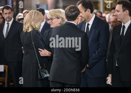 Der französische Präsident Emmanuel Macron und seine Frau Brigitte Macron mit Claude Chirac, der Tochter des verstorbenen französischen Präsidenten Jacques Chirac, und ihrem Ehemann Frederic Salat-Baroux nehmen am 30. September 2019 an einem Gottesdienst für den ehemaligen französischen Präsidenten Jacques Chirac in der Kirche Saint-Sulpice in Paris Teil. Foto von ELIOT BLONDT/ABACAPRESS.COM Stockfoto