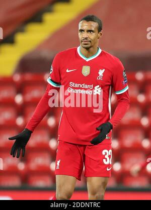 Anfield, Liverpool, Merseyside, Großbritannien. November 2020. UEFA Champions League Football, Liverpool versus Atalanta; Joel Matip of Liverpool Credit: Action Plus Sports/Alamy Live News Stockfoto