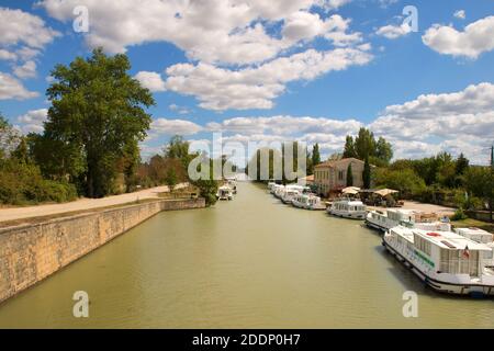 Boote auf dem französischen Canal-du-Midi Stockfoto