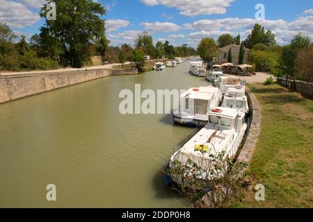 Boote auf dem französischen Canal-du-Midi Stockfoto