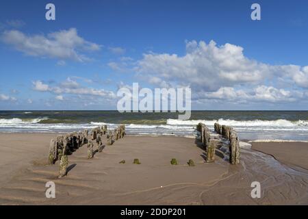 Geographie / Reisen, Deutschland, Schleswig-Holstein, Insel Sylt, alte Holzgroyne vor Rantum, Additional-Rights-Clearance-Info-Not-available Stockfoto