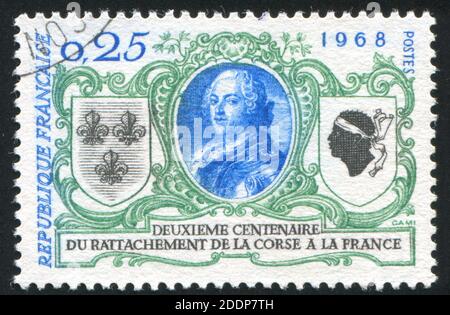 FRANKREICH - UM 1968: Briefmarke gedruckt von Frankreich, zeigt Louis XV., Wappen von Frankreich und Korsika, um 1968 Stockfoto