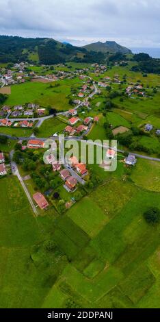 Frühling, Liendo, Liendo-Tal, Montaña Oriental Costera, Kantabrien, Spanien, Europa Stockfoto