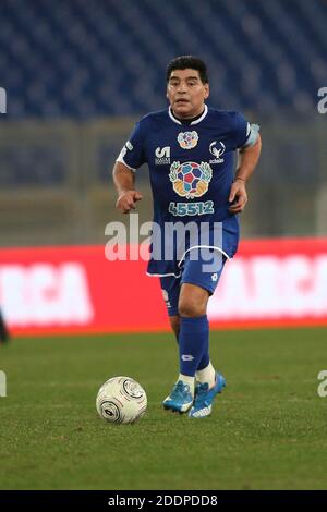 Rom, Italien - 12/10/2014: Diego Armando Maradona in Aktion während des Freundschaftsspiel "United for Peace", das Papst Franziskus im Olympiastadion in Rom gewidmet ist Stockfoto