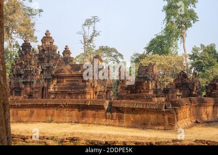 Hindu-Tempel von Banteay Srei - ein kambodschanischer Tempel aus dem 10. Jahrhundert in der Gegend von Angkor in der Nähe von Siem Reap, Kambodscha Stockfoto