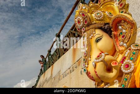 Der Hindu-gott Ganesh fand am Strand in Brighton Stockfoto