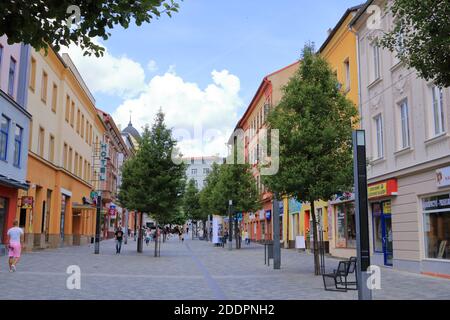 Juli 14 2020 Cheb/Eger in Tschechien: Eine der Altstadtstraßen der Stadt Stockfoto