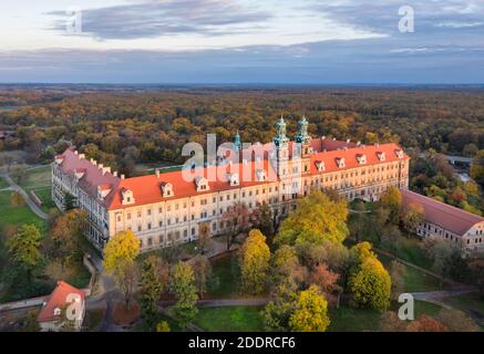 Lubiaz, Polen. Luftaufnahme der historischen Zisterzienserabtei (größte der Welt) Stockfoto