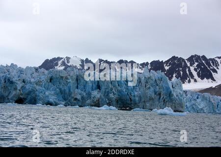 Monacobreen Gletscher auf der Insel Spitzbergen, Spitzbergen Stockfoto