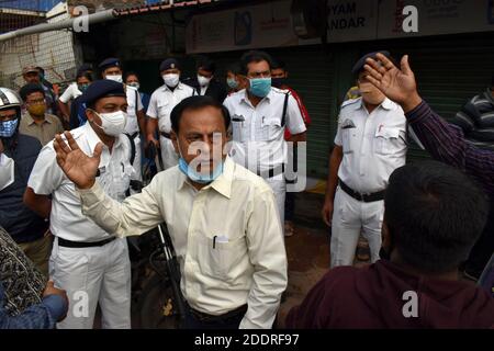 Kalkutta, Indien. November 2020. 10 zentrale Gewerkschaften protestieren gegen die neue Beschäftigungspolitik, die das Zentrum am 26. November (Donnerstag) eingeführt hat. Rund 25 Arbeitskräfer dürften sich am landesweiten Streik beteiligen. (Foto: Sudipta das/Pacific Press/Sipa USA) Quelle: SIPA USA/Alamy Live News Stockfoto