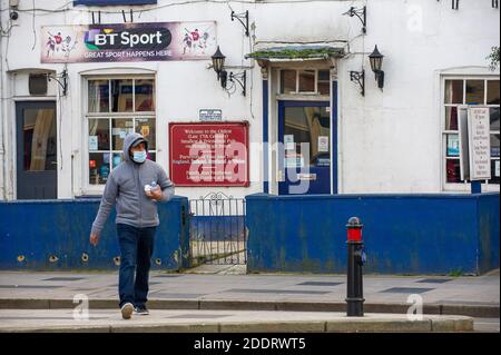 Slough, Berkshire, Großbritannien. November 2020. Die Regierung hat heute bekannt gegeben, dass Slough in die Covid-19 Tier 3-"sehr hohe Alarmstufe" gesetzt wird, ab dem Zeitpunkt, an dem die aktuelle nationale Sperre am 2. Dezember endet. Slough hat derzeit 320 positive Covid-19 Tests pro 100,000 verglichen mit 155 pro 100,000 in anderen Teilen von Berkshire. Quelle: Maureen McLean/Alamy Live News Stockfoto