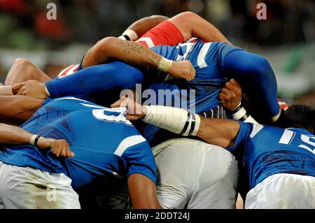 Rugby-Spieler Scrum, während der Rugby-Weltmeisterschaft, in Frankreich, 2007. Stockfoto