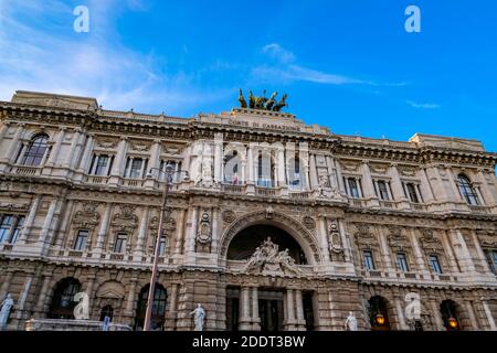 Details der Fassade - Corte Suprema di Cassazione - Rom, Italien Stockfoto