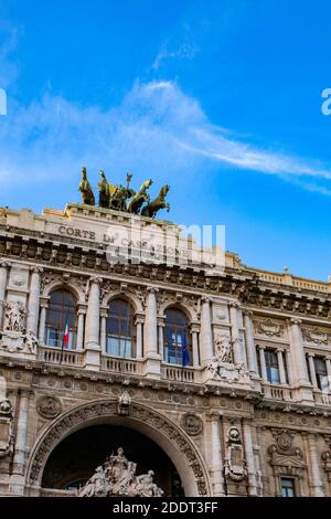 Details der Fassade - Corte Suprema di Cassazione - Rom, Italien Stockfoto