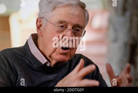 26. November 2020, Wichita, Kansas, USA - Interview mit CHARLES KOCH, dem Vorsitzenden und CEO von Koch Industries, dem zweitgrößten Privatunternehmen in den USA (Foto: © Axios auf HBO/ZUMA Wire) Stockfoto