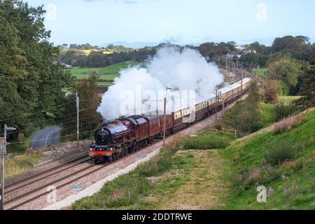 Dampflokomotive 6201 Prinzessin Elizabeth schleppt eine Northern Belle Dining Zug auf der Hauptlinie der Westküste Stockfoto