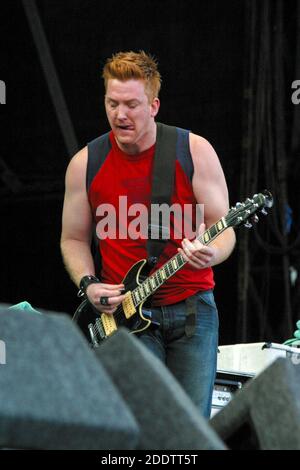 Queens of the Stone Age beim Virgin V Festival V2003, Hylands Park, Chelmsford, Essex, Großbritannien. Stockfoto