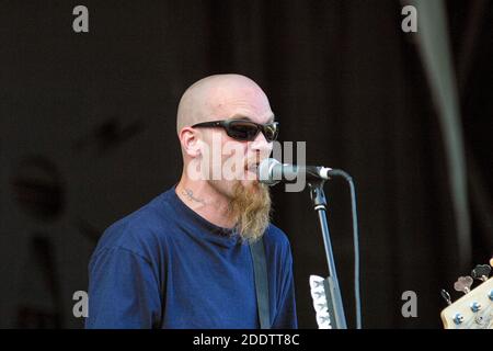 Queens of the Stone Age beim Virgin V Festival V2003, Hylands Park, Chelmsford, Essex, Großbritannien. Stockfoto