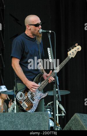 Queens of the Stone Age beim Virgin V Festival V2003, Hylands Park, Chelmsford, Essex, Großbritannien. Stockfoto