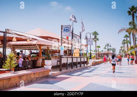 Lokale Café-Bar - Chiringuito - auf dem Paseo Maritimo. La Carihuela, Torremolinos, Málaga, Costa de Sol, Andalusien, Spanien, Europa Stockfoto