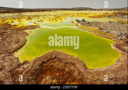 Dallol Schwefel oder Schwefel Quellen und Pools und Felsformationen in der Danakil-Depression in Afar, Äthiopien Stockfoto