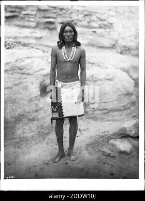 Kopeli, Chef der Schlange Priester bei den Hopi Snake Dance Zeremonie in das Pueblo Walpi, Arizona, ca.1898 Stockfoto