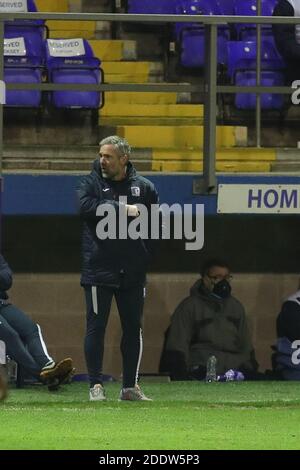 BARROW IN FURNESS, ENGLAND. 26. NOVEMBER Barrow-Manager David Dunn während des FA-Cup-Spiels zwischen Barrow und AFC Wimbledon in der Holker Street, Barrow-in-Furness am Donnerstag, 26. November 2020. (Kredit: Mark Fletcher, Mi News) Kredit: MI Nachrichten & Sport /Alamy Live Nachrichten Stockfoto