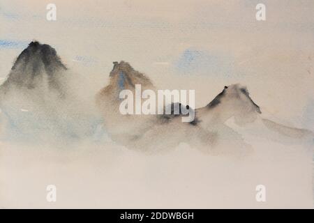 Aquarell Hintergrund im klassischen chinesischen Stil Berge in einem Nebel Stockfoto
