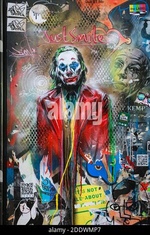 London, Großbritannien. 26. November 2020. Wandbild des Jokers mit dem Text "Just Smile" in Soho. Street Art London. Quelle: Waldemar Sikora Stockfoto