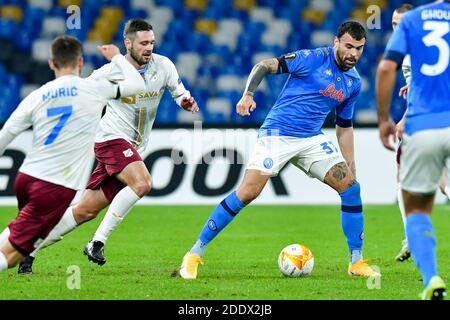 NEAPEL, ITALIEN - NOVEMBER 26: Faouzi Ghoulam vom SSC Napoli während des UEFA Europa League Spiels zwischen Neapel und Rijeka im San Paolo Stadion auf novemb Stockfoto