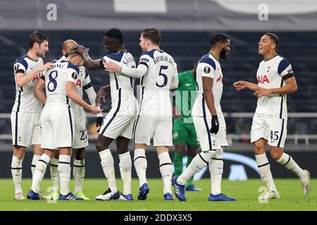 LONDON, ENGLAND. 26. NOVEMBER Tottenham Mittelfeldspieler Harry Winks feiert sein Tor beim UEFA Europa League Group J Spiel zwischen Tottenham Hotspur und PFC Ludogorets Razgrad im Tottenham Hotspur Stadium, London am Donnerstag, 26. November 2020. (Kredit: Jon Bromley, Mi News) Kredit: MI Nachrichten & Sport /Alamy Live Nachrichten Stockfoto