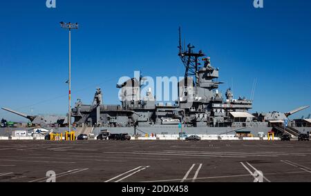 Das Schlachtschiff Iowa Museum - EIN Kriegsschiff der Marine im Hafen von Los Angeles in San Pedro Kalifornien USA Stockfoto