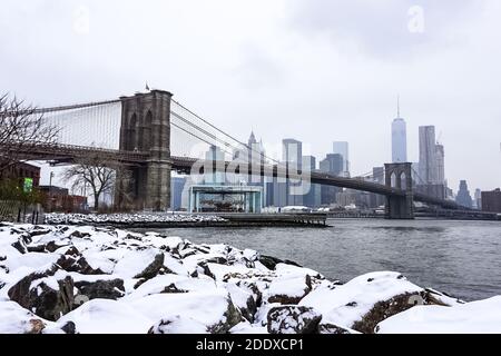 Brooklyn Bridge, die Brooklyn und Manhattan verbindet. New York, USA. Stockfoto
