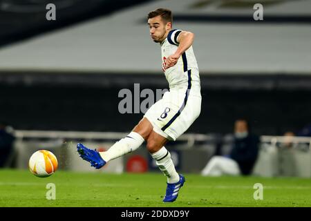 Tottenham Hotspur Stadium, London, Großbritannien. November 2020. UEFA Europa League Football, Tottenham Hotspur versus Ludogorets; Harry Winks of Tottenham Hotspur Credit: Action Plus Sports/Alamy Live News Stockfoto