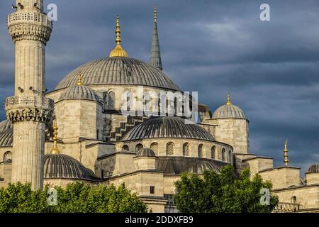 Sultan Ahmet Camii (Blaue Moschee) am Morgen Sultan Ahmet Camii (Blaue Moschee) in Istanbul, Türkei Stockfoto
