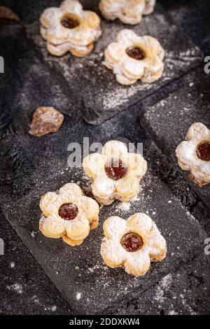 Traditionelle Weihnachts Linzer Cookies Stockfoto