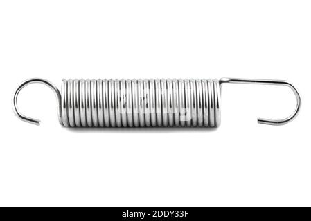 Eine Makroaufnahme einer neuen Stahlfeder, isoliert auf weißem Hintergrund. Stockfoto