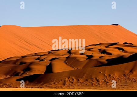 Sossulsvlei Dünen in der Wüste Namib, Namib-Naukluft-Park in Namibia Stockfoto