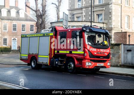 Feuerwehrfahrzeug der Warwickshire Fire and Rescue Service, Warwick, Großbritannien Stockfoto