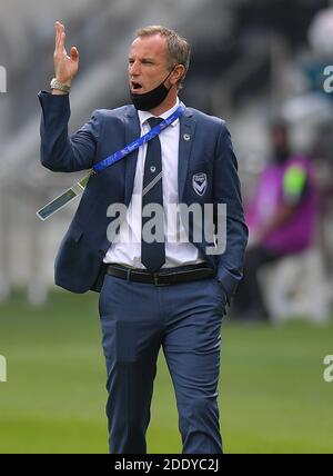 Doha, Katar. November 2020. Cheftrainer von Melbourne Victory Stephen Kean ist während eines Gruppe-E-Fußballspiels der AFC Champions League zwischen dem FC Peking und Melbourne Victory in Doha, Katar, am 27. November 2020, gedeutet. Quelle: Nikku/Xinhua/Alamy Live News Stockfoto