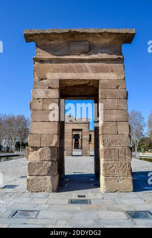 Spanien, Madrid, 16.02.2012. Tempel von Debod (Templo de Debod) altägyptischer Tempel, der in Madrid, Spanien, abgebaut und wieder aufgebaut wurde Stockfoto