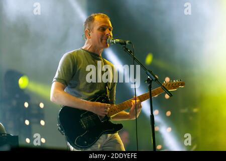 Stuart Murdoch, Lead-Sänger mit Belle & Sebastian, auf der Hauptbühne beim OnBlackheath Music Festival 2016 Stockfoto