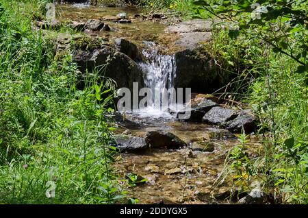 Wasserfall des Flusses Skakavitsa in Rila Berg, Bulgarien Stockfoto