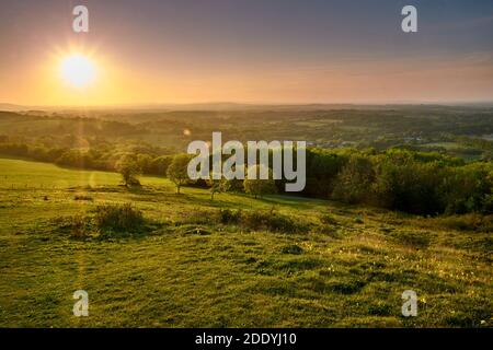 Sonnenuntergang über Washington Village, South Downs National Park, West Sussex, England Stockfoto