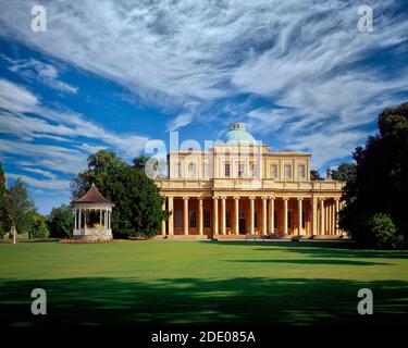 De - GLOUCESTERSHIRE: Der Pittville Pump Zimmer in Cheltenham Spa Stockfoto