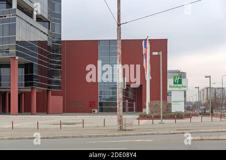 Belgrad, Serbien - 6. Februar 2017: Hotel Holiday Inn am kalten Wintertag in Belgrad, Serbien. Stockfoto