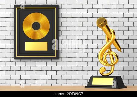 Golden Music Treble Clef mit Microphone Award Trophy und Golden Vinyl oder CD Prize Award mit Label in Black Frame auf einem Backstein Wand Hintergrund. 3d-Rend Stockfoto